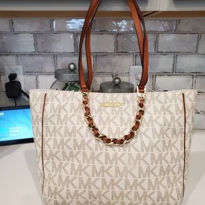 Is Michael Kors tote